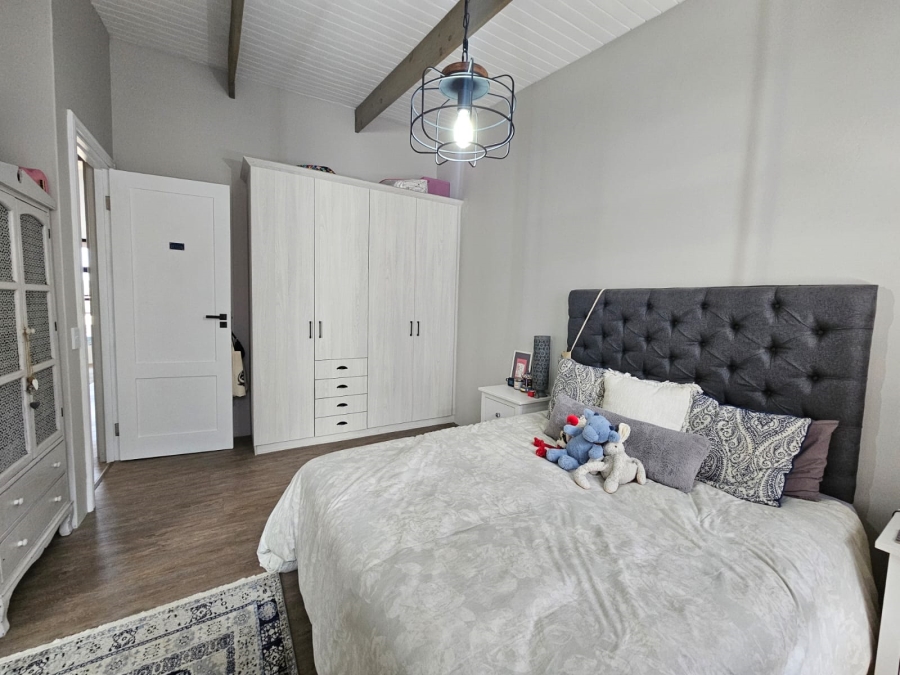 4 Bedroom Property for Sale in Stilbaai Wes Western Cape